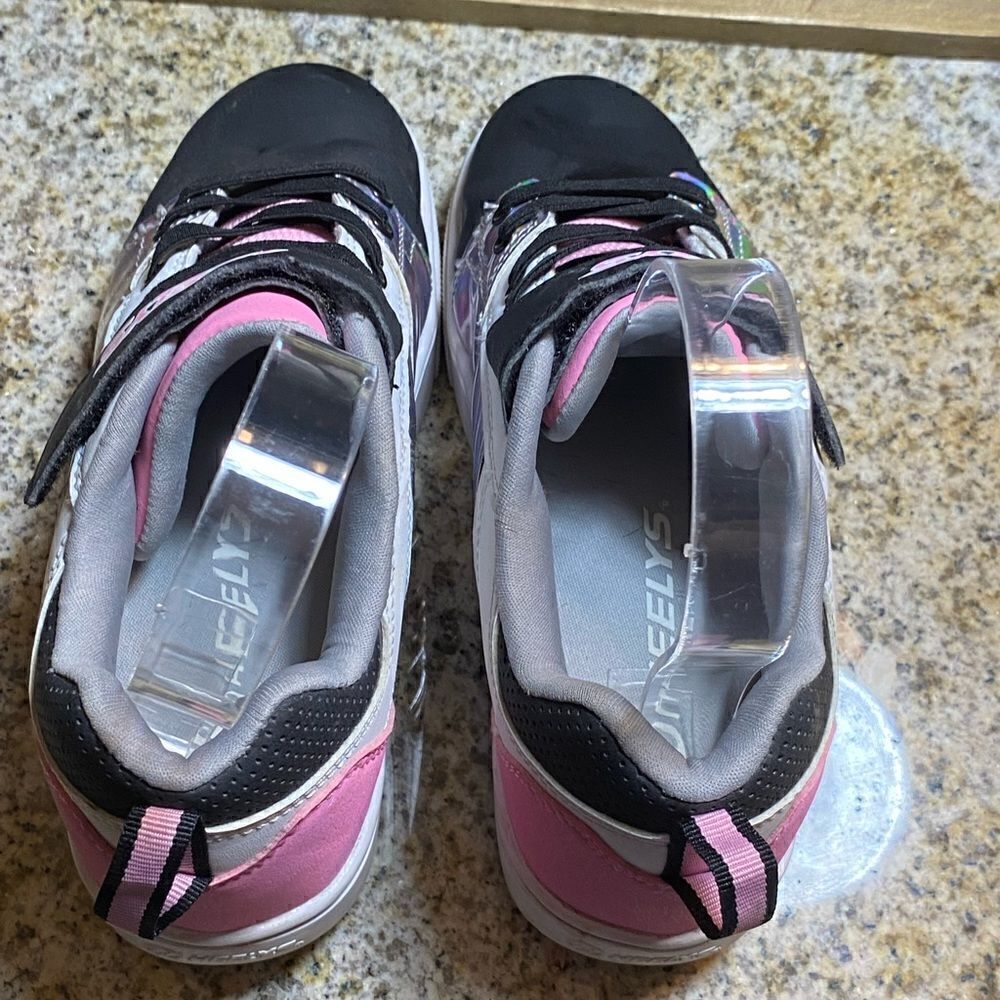 ✅Heelys Skate sneakers sz3 - Picture 3 of 8